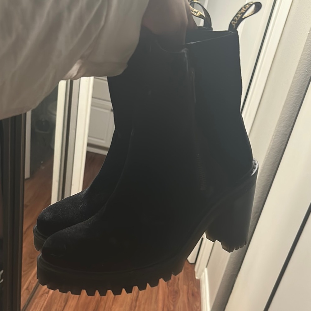 MAGDALENA II VELVET